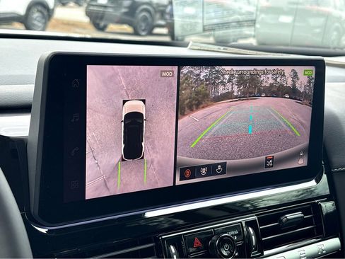 New 2026 Nissan Pathfinder SL image 8