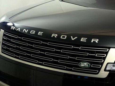 Certified 2023 Land Rover Range Rover SE image 11