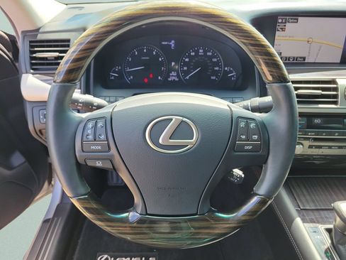 Used 2015 Lexus LS 460 w/ Comfort Package RWD image 23