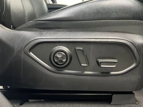 Used 2024 Jeep Grand Cherokee L Limited w/ Luxury Tech Group II image 27