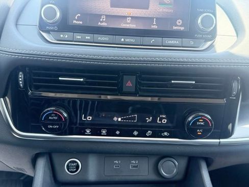 Certified 2021 Nissan Rogue SV FWD image 15