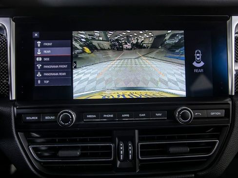 Used 2021 Porsche Macan GTS image 30