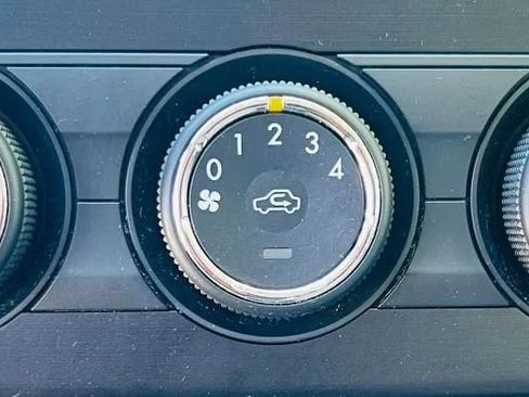 Used 2015 Subaru Forester 2.5i Premium AWD/4WD image 17