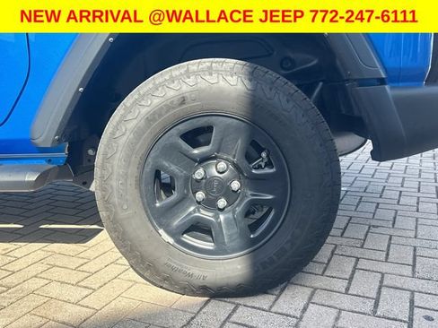 Certified 2025 Jeep Wrangler Sport AWD/4WD image 11