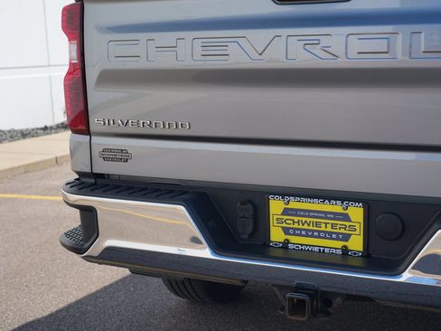 Used 2024 Chevrolet Silverado 1500 LT AWD/4WD image 10