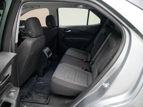 Used 2024 Chevrolet Equinox LT FWD image 17