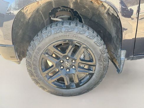 Used 2023 Chevrolet Silverado 1500 Custom Trail Boss AWD/4WD image 27