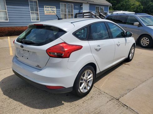 Used 2016 Ford Focus SE w/ Interior Protection Package FWD image 9