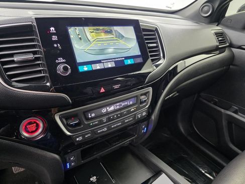 Used 2025 Honda Passport Black Edition image 23