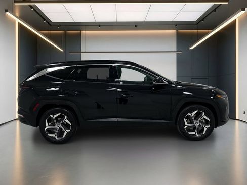 Certified 2024 Hyundai Tucson Limited AWD/4WD image 8