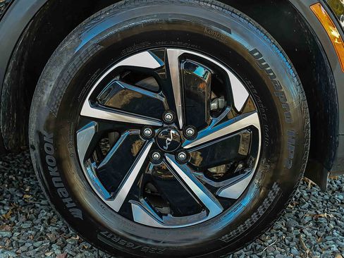 Used 2023 Kia Sportage LX image 25