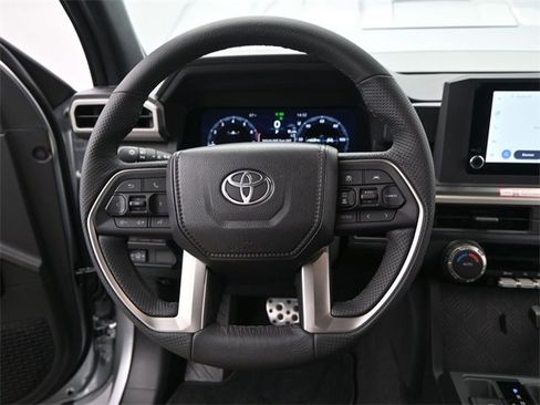 Used 2025 Toyota Tacoma TRD Sport image 5