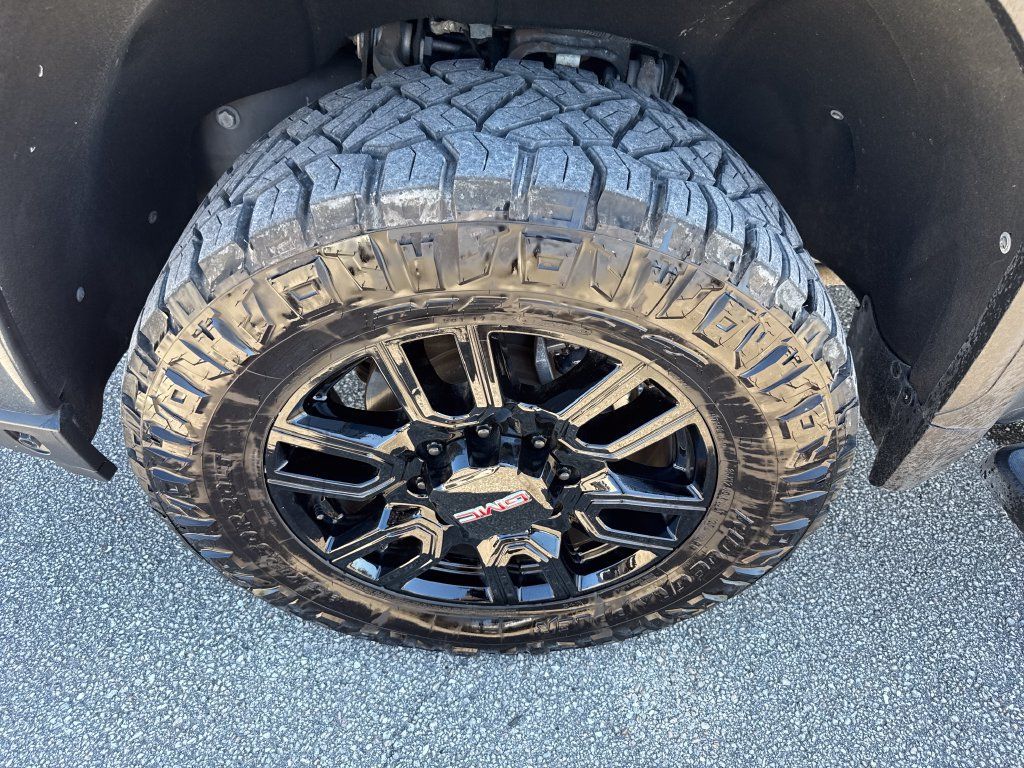 Used 2020 GMC Sierra 2500 Denali w/ Denali Ultimate Package AWD/4WD image 12