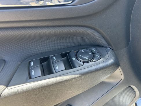 Used 2022 Chevrolet Equinox RS w/ RS Leather Package FWD image 12