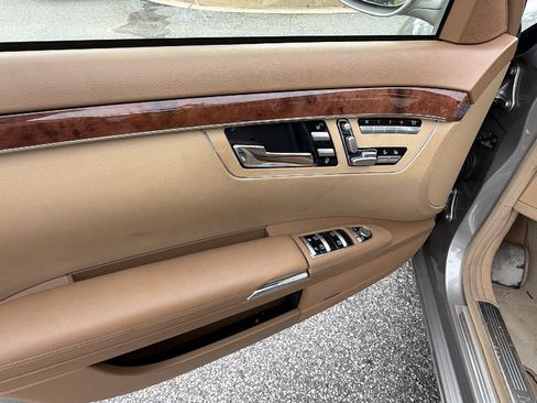 Used 2009 Mercedes-Benz S 550 4MATIC image 15