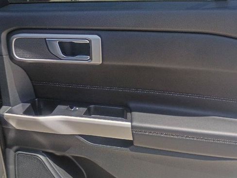 Used 2023 Ford Explorer XLT w/ Equipment Group 202A AWD/4WD image 19