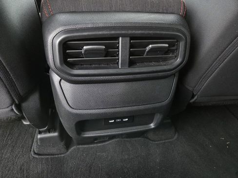 Used 2025 Honda Pilot Sport image 19