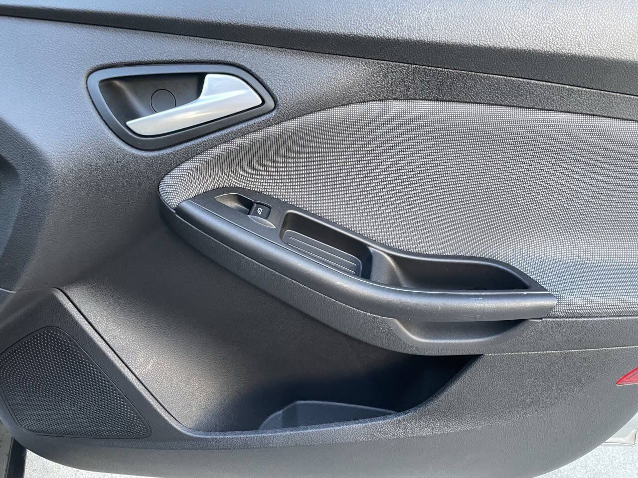 Used 2014 Ford Focus SE w/ SE Winter Package FWD image 22