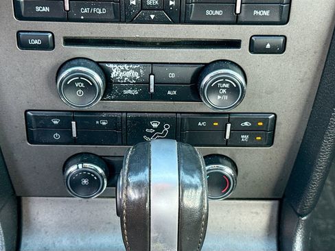 Used 2013 Ford Mustang GT Premium w/ Security Pkg RWD image 29