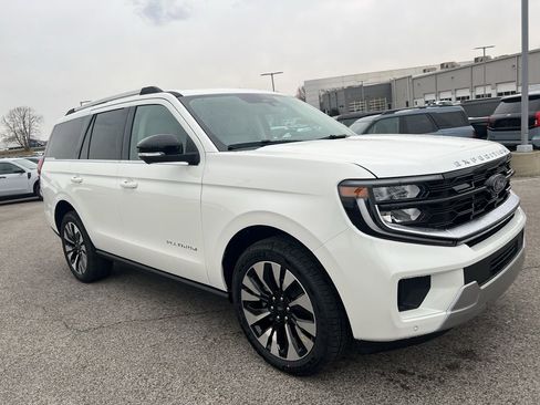 New 2026 Ford Expedition Platinum w/ Driver's Package image 3
