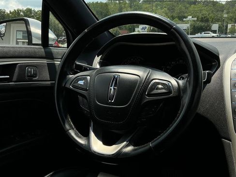 Used 2017 Lincoln MKZ Premiere image 21