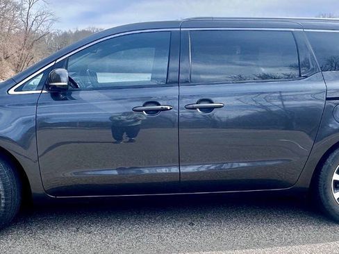 Used 2015 Kia Sedona SX FWD image 3