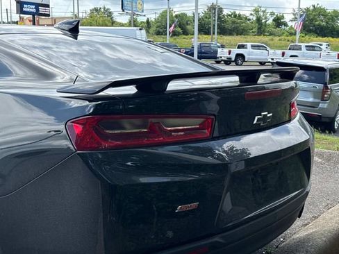 Used 2017 Chevrolet Camaro SS RWD image 7