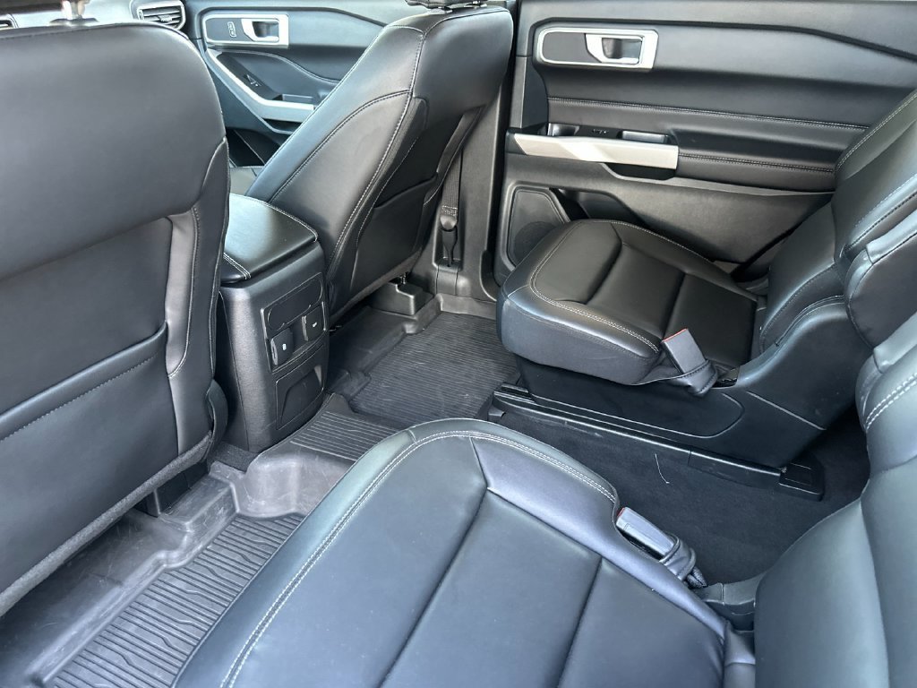 Certified 2023 Ford Explorer XLT w/ Equipment Group 202A RWD image 11