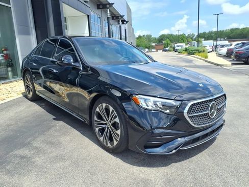 Used 2025 Mercedes-Benz E 350 4MATIC Sedan image 8