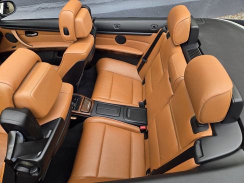 Used 2012 BMW 328i Convertible image 15