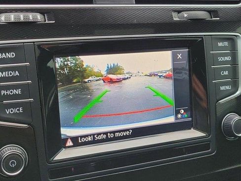 Used 2015 Volkswagen GTI SE image 26