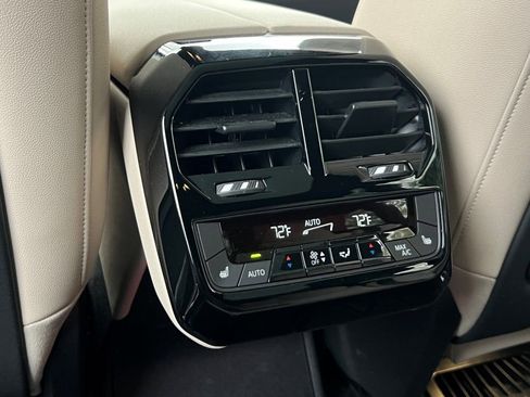 Used 2022 BMW iX xDrive50 w/ Convenience Package image 32