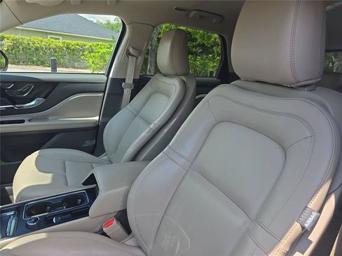 Used 2022 Lincoln Corsair FWD image 17