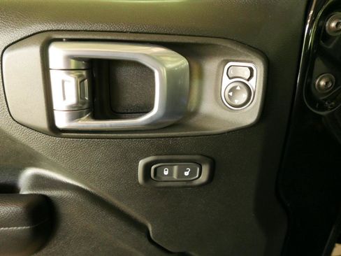 Used 2021 Jeep Wrangler Unlimited Rubicon 4xe w/ Cold Weather Group AWD/4WD image 24