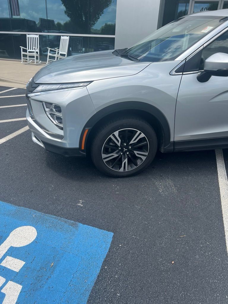 Used 2024 Mitsubishi Eclipse Cross AWD image 3