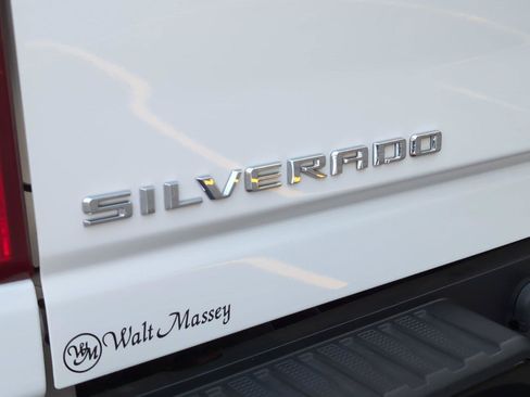 Used 2024 Chevrolet Silverado 2500 Custom w/ Custom Value Package AWD/4WD image 5