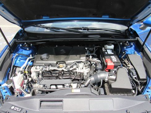 Used 2019 Toyota Camry LE FWD image 9