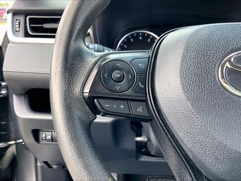Used 2020 Toyota RAV4 XLE FWD image 23