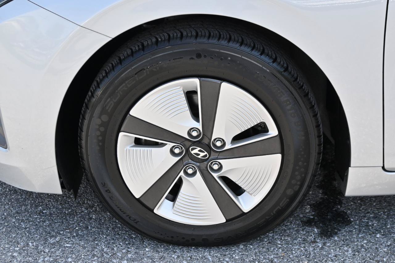 Used 2020 Hyundai Ioniq Blue FWD image 31