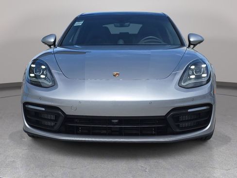 Used 2021 Porsche Panamera image 3