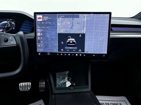 Used 2022 Tesla Model X Plaid image 6