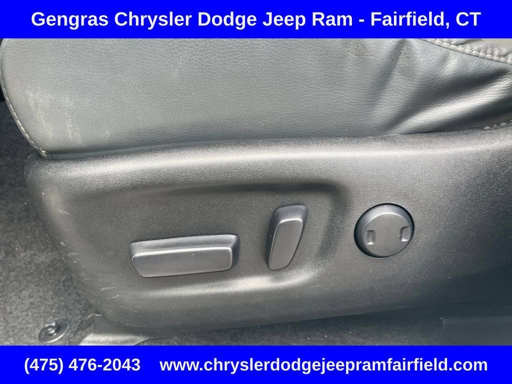 Used 2015 Toyota RAV4 Limited AWD/4WD image 47
