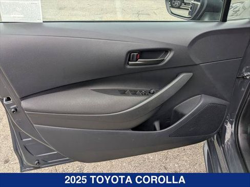 Used 2025 Toyota Corolla LE FWD image 10