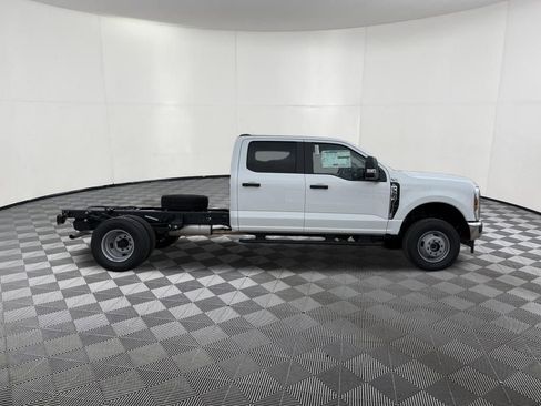 New 2026 Ford F350 XL w/ XL Chrome Package AWD/4WD image 2