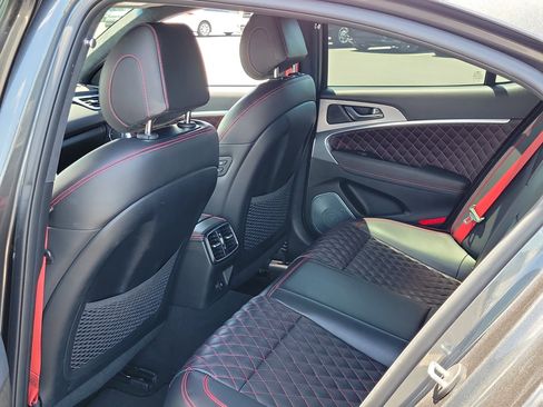Used 2022 Genesis G70 3.3T RWD image 14