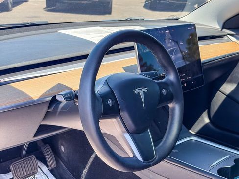 Used 2022 Tesla Model 3 Long Range AWD/4WD image 8