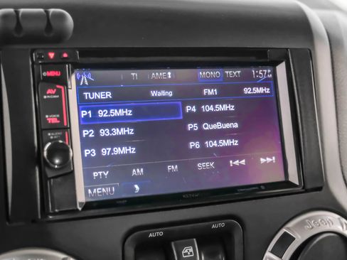 Used 2014 Jeep Wrangler Unlimited Sahara image 17