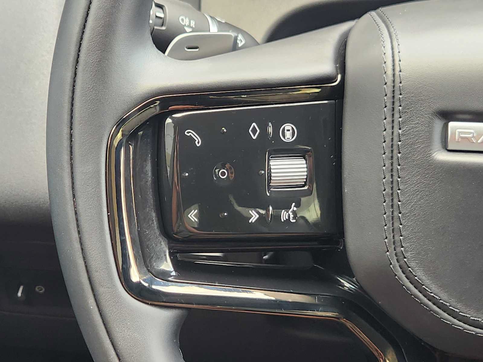 Used 2026 Land Rover Range Rover Velar S AWD/4WD image 28