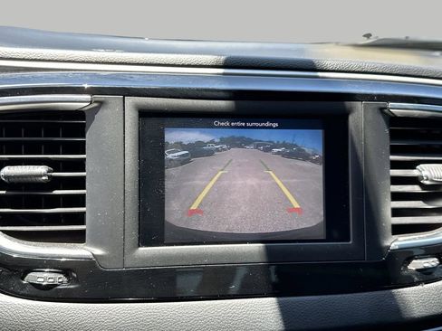 Used 2019 Chrysler Pacifica Touring Plus w/ S Appearance Package FWD image 20