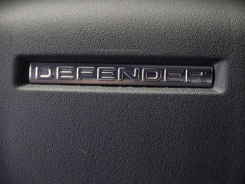 Used 2025 Land Rover Defender 110 S image 19